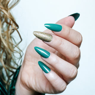 Emerald Green Short Stiletto Press On Nails