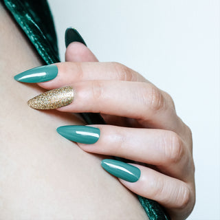 Emerald Green Short Stiletto Press On Nails